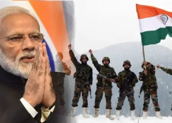 ഇന്ത്യ എപ്പോഴും ധീരരായ സൈനികര്ക്കൊപ്പം , അവരെ ആദരിക്കാന് ദീപം തെളിയിക്കണമെന്ന് പ്രധാനമന്ത്രി