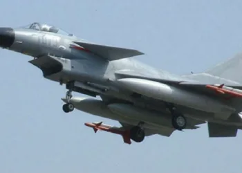 ചൈനീസ് പോർവിമാനം വയലിൽ തകർന്നുവീണ സംഭവത്തിൽ അടിമുടി ദുരൂഹത, സ്ഥലം പോലും വ്യക്തമാക്കാതെ പിഎല്‍എ