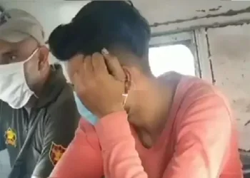 പാകിസ്ഥാൻ ചാരനെ കാശ്മീരിൽ പിടികൂടി , സ്ത്രീയും ഉൾപ്പെട്ടതായി വിവരം