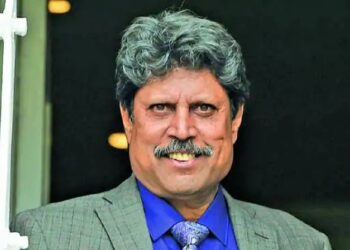 മുൻ ക്രിക്കറ്റ് താരം കപിൽദേവിന് ഹൃദയാഘാതം : ശസ്ത്രക്രിയക്ക് വിധേയനാക്കി