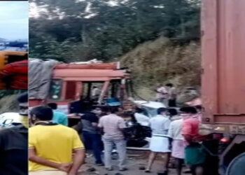 പാലക്കാട് ചരക്ക് ലോറി അഞ്ച് വാഹനങ്ങളിലേക്ക് പാഞ്ഞ് കയറി; 3 പേർ മരിച്ചു