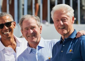 വാക്സിൻ ആദ്യം കുത്തിവയ്ക്കാൻ തയ്യാറായി ബിൽ ക്ലിന്റൺ, ബുഷ്, ഒബാമ : ജനങ്ങളുടെ ആത്മവിശ്വാസം വർധിപ്പിക്കാനൊരുങ്ങി മുൻ പ്രസിഡന്റുമാർ