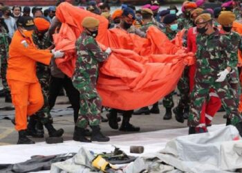 ജക്കാര്‍ത്തയില്‍ നിന്ന് കാണാതായ വിമാനത്തിന്റെ ബ്ലാക്ക് ബോക്സില്‍ നിന്ന് സിഗ്നല്‍ ലഭിച്ചു, പൊട്ടിത്തെറിയെന്ന് ദൃക്‌സാക്ഷികൾ