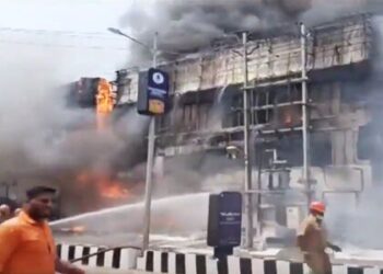 പാലക്കാട് നഗരത്തിലെ ഹോട്ടലുകളില് വന് തീപിടിത്തം