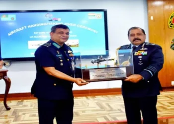 പാകിസ്താനെ തറപറ്റിച്ച യുദ്ധം ; ഓര്‍മ്മകള്‍ പങ്കിട്ട് ബംഗ്ലാദേശും ഇന്ത്യയും ; പരസ്പരം യുദ്ധവിമാനങ്ങള്‍ കൈമാറി