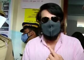 ‘മമ്മൂട്ടിക്കെന്താ കൊമ്പുണ്ടോ ?’ബിജെപി സ്ഥാനാർത്ഥി വോട്ടു ചെയ്യുന്ന ഫോട്ടോ പകർത്താൻ അനുവദിച്ചില്ല:മമ്മുട്ടിയുടെ ദൃശ്യങ്ങളെടുക്കുന്നത് തടഞ്ഞ് ബിജെപിയും