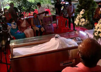 ഡെന്നിസ് ജോസഫിന്റെ മൃതദേഹം സംസ്കരിച്ചു; ചടങ്ങുകൾ കൊവിഡ് മാനദണ്ഡപ്രകാരം