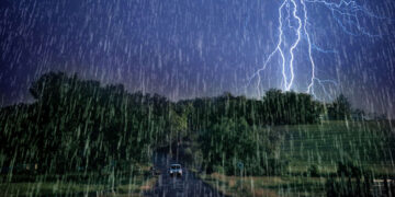 ആറ് ജില്ലകളില്‍ ശക്തമായ മഴക്കും കാറ്റിനും ഇടിമിന്നലിനും സാധ്യത; സംസ്ഥാനത്ത് ഇരുപത്തിരണ്ടാം തീയതി വരെ പരക്കെ മഴ; ജാഗ്രതപാലിക്കണമെന്ന് കാലാവസ്ഥാ കേന്ദ്രം
