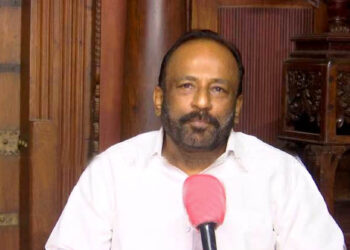 പ്രതിഷേധങ്ങൾക്ക് ഒടുവിൽ പടിയിറക്കം; 50 വർഷക്കാലത്തെ ബന്ധം അവസാനിപ്പിച്ച് എ.വി.ഗോപിനാഥ് കോൺഗ്രസ് വിട്ടു