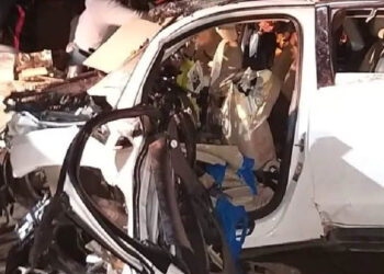 ബെംഗളൂരുവില്‍ കാര്‍ പോസ്റ്റില്‍ ഇടിച്ച് തകർന്ന് എംഎല്‍എയുടെ മകന്‍ ഉള്‍പ്പെടെ ഏഴ് പേര്‍ മരിച്ചു