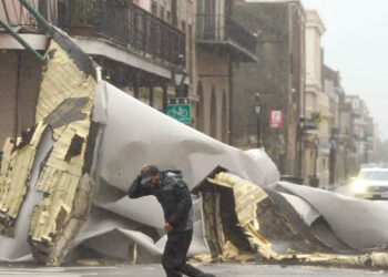 ‘ഐഡ’ കരതൊട്ടു; കത്രീനയേക്കാൾ രൂക്ഷം; വ്യാപക നാശനഷ്ടം; ലൂയിസിയാനയിൽ അടിയന്തരാവസ്ഥ പ്രഖ്യാപിച്ചു