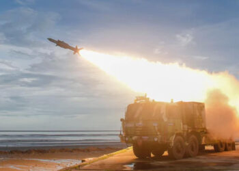 ‘ആകാശ് പ്രൈം‘ മിസൈൽ വിജയകരമായി പരീക്ഷിച്ച് ഡി ആർ ഡി ഒ; ആശംസകളുമായി രാജ്യരക്ഷാ മന്ത്രി