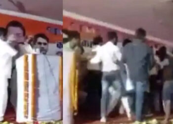 കോൺഗ്രസ് യോഗത്തിൽ കൂട്ടത്തല്ല്