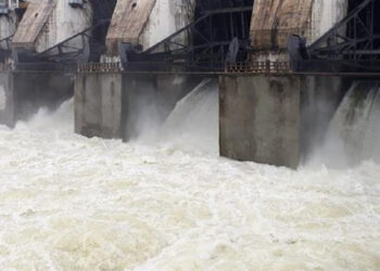 ആ​ളി​യാ​ർ ഡാം ​തു​റ​ന്നു : ഷ​ട്ട​റു​ക​ൾ 12 സെ​ന്‍റി​മീ​റ്റ​ർ വീ​ത​മാ​ണ് തു​റ​ന്ന​ത്, തീ​ര​പ്ര​ദേ​ശ​ത്ത് കനത്ത ജാ​ഗ്രതാ നിർദ്ദേശം