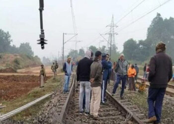 ജാര്‍ഖണ്ഡിലെ റെയില്‍വേ ട്രാക്കില്‍ സ്‌ഫോടനം; ട്രെയിന്‍ എഞ്ചിന്‍ പാളം തെറ്റി