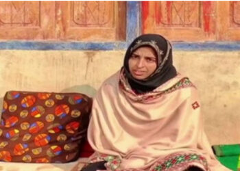 ‘പാക് ഭീകര സംഘടനകൾ കശ്മീരി യുവാക്കളെ ഇസ്ലാമിന്റെ പേരിൽ വഴി തെറ്റിക്കുന്നു‘: മനുഷ്യത്വമാണ് മതത്തേക്കാൾ വലുതെന്നും ഇന്ത്യയിൽ താൻ അത് തിരിച്ചറിയുന്നെന്നും കൊല്ലപ്പെട്ട പാക് ഭീകരന്റെ ഭാര്യ