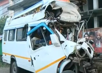 ശബരിമല തീർത്ഥാടകർ സഞ്ചരിച്ച വാഹനം അപകടത്തിൽ പെട്ടു; തീർത്ഥാടകർക്ക് ഗുരുതര പരിക്ക്