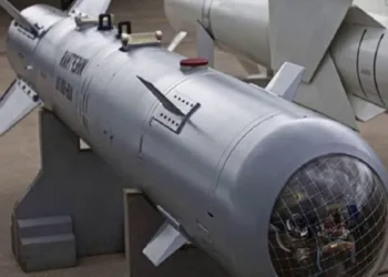 ആകാശ യുദ്ധത്തിന് കൂടുതൽ കരുത്ത് : 100 കിലോ മീറ്റർ അകലെയുള്ള ലക്ഷ്യവും ഭേദിക്കും , സ്മാർട്ട് ആന്റി എയർഫീൽഡ് വെപ്പൺ വ്യോമസേനയ്ക്ക് കൈമാറി