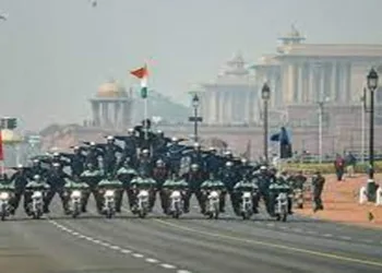 നവീകരിച്ച രാജ്പഥിൽ ഇന്ത്യൻ നാവികസേന സംഘത്തിന്റെ റിപ്പബ്ലിക് ദിന റിഹേഴ്സൽ ; സുഖകരമായ കാഴ്ച്ചയ്ക്ക് ബ്ലീച്ചർ സീറ്റുകൾ