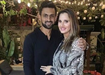 ‘ഞങ്ങളെ വെറുതേ വീടൂ, ഇത് തികച്ചും വ്യക്തിപരം’: വിവാഹ മോചന വാര്ത്തയോട് പ്രതികരിച്ച് ഷൊയ്ബ് മാലിക്