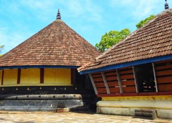 നരസിംഹമൂർത്തി പ്രഭാവത്തിൽ തിരുവഴിയാട്  നരസിംഹ സ്വാമി ക്ഷേത്രം