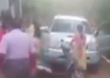 തൃശൂരിൽ ധ്യാന കേന്ദ്രത്തിന് മുൻപിൽ കൂട്ടത്തല്ല്; കേസ് എടുത്ത് പോലീസ്