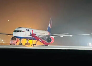 മോസ്‌കോ-ഗോവ വിമാനത്തിന് ബോംബ് ഭീഷണി; വ്യോമസേനയുടെ എയർബേസിൽ അടിയന്തര ലാൻഡിംഗ്; വിമാനത്തിലുണ്ടായിരുന്ന 246 പേരെയും ഒഴിപ്പിച്ചു