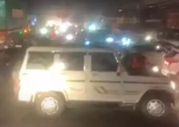 ബൈക്കിലെത്തി ഓടിക്കൊണ്ടിരിക്കുന്ന വാഹനത്തിന്റെ പൂട്ട് തകർത്തു ;മോഷ്ടിച്ചത് ഒരു കോടിരൂപയുടെ ഇലക്ട്രോണിക് ഉപകരണങ്ങൾ