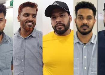 മലദ്വാരത്തിലൊളിപ്പിച്ച് സ്വർണക്കടത്ത്; മൂന്ന് കോടി രൂപയുടെ സ്വർണവുമായി അഞ്ച് പേർ പിടിയിൽ.