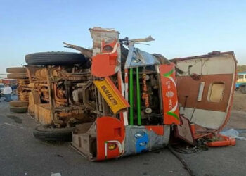 മഹാരാഷ്ട്രയിൽ ബസ് ട്രക്കുമായി കൂട്ടിയിടിച്ചു; പത്ത് മരണം