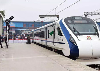 മിനി വന്ദേഭാരത് ട്രെയിനുമായി ഇന്ത്യൻ റെയിൽവേ; എട്ട് കോച്ചുകൾ മാത്രം; ലക്ഷ്യമിടുന്നത് ഹ്രസ്വദൂര സർവ്വീസ്; മാർച്ച് -ഏപ്രിൽ മാസത്തിൽ പരീക്ഷണ ഓട്ടം