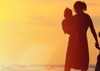 മക്കൾക്ക് അമ്മയുടെ സ്നേഹം നൽകാൻ അമ്മയായി മാറി ഒരച്ഛൻ; ലിം​ഗമാറ്റം നടത്തി സ്ത്രീയായി