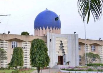 ‘വിവാഹം കഴിക്കാതെ എങ്ങനെ ജീവിക്കും?‘: വിസയ്ക്കെത്തിയ യുവതിയോട് പാക് ഉദ്യോഗസ്ഥൻറ്റെ ചോദ്യം; വിദേശകാര്യ മന്ത്രാലയത്തിന് പരാതി