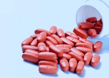 ക്യാപ്‌സ്യൂളുകളാവാം, പക്ഷേ അമിതമായാൽ!!; മരുന്നുകൾ തൊണ്ട നനയ്ക്കാതെ വിഴുങ്ങും മുൻപ് ഇക്കാര്യങ്ങൾ ശ്രദ്ധിക്കൂ