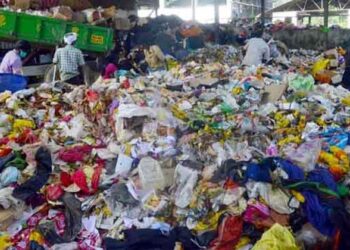 പുണ്യവുമില്ല, പൂങ്കാവനവുമില്ല ശബരിമലയിൽ മാലിന്യനിർമ്മാർജ്ജനത്തിൽ കൃത്യവിലോപമെന്ന് പരാതി