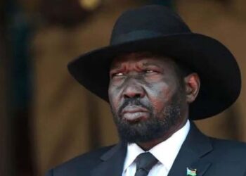 ദേശീയ ഗാനത്തിനിടെ പാന്റ്സിൽ മൂത്രമൊഴിച്ച് ദക്ഷിണ സുഡാൻ പ്രസിഡന്റ് ; വീഡിയോ വൈറലായതോടെ 6 മാദ്ധ്യമപ്രവർത്തകർ അറസ്റ്റിൽ