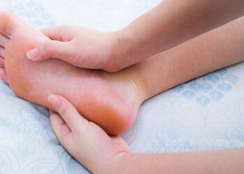 കൈകളിലും  കാലുകളിലും ഇടയ്ക്കിടെ വിറയൽ അനുഭവപ്പെടാറുണ്ടോ? ഇതായിരിക്കാം കാരണം