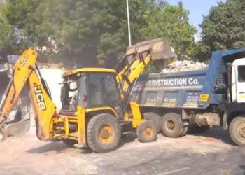 കയ്യേറ്റ ഭൂമിയിൽ മസ്ജിദ്; ഇടിച്ച് പൊളിച്ച് പൊതുമരാമത്ത് വകുപ്പ്