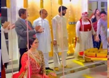 പെൺകുട്ടിയെ തുലാസിൽ ഇരുത്തി ഭാരം അളന്ന് , സ്വർണ്ണം സ്ത്രീധനമായി നൽകി : പാകിസ്ഥാനി വ്യവസായിയുടെ നടപടിയ്ക്കെതിരെ വിമർശനം