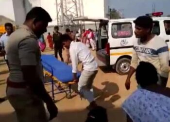 സൗജന്യ സാരി വിതരണത്തിനിടെ തിക്കും തിരക്കും; നാല് സ്ത്രീകൾ മരിച്ചു