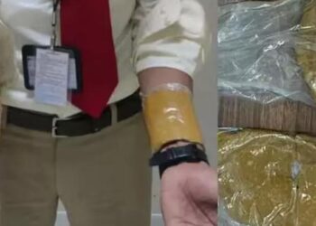 കൈത്തണ്ടയിൽ ഒളിപ്പിച്ച് ഒന്നരക്കിലോയോളം സ്വർണം കടത്തി; എയർ ഇന്ത്യ ജീവനക്കാരൻ അറസ്റ്റിൽ