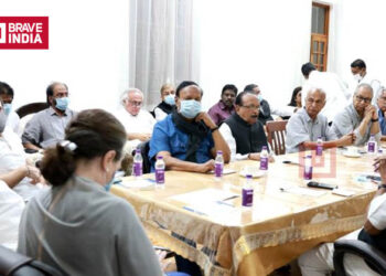 രാഹുലിന്റെ അയോഗ്യത; പാർലമെന്റിന് പുറത്ത് കറുപ്പണിഞ്ഞ് പ്രതിഷേധിക്കാൻ സിപിഎമ്മും; കേരളത്തിൽ കറുപ്പിനെ വിലക്കുന്ന മുഖ്യമന്ത്രി എന്ത് പറയുന്നുവെന്ന് സോഷ്യൽ മീഡിയ