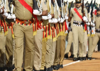 മദ്യലഹരിയിൽ തമ്മിൽ തല്ലി; പത്തനംതിട്ടയിൽ പോലീസുകാർക്ക് സസ്‌പെൻഷൻ; തല്ലുണ്ടായത് ഉദ്യോഗസ്ഥന്റെ യാത്രയയപ്പുപാർട്ടിക്കിടെ