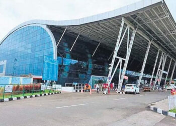 തിരുവനന്തപുരം വിമാനത്താവളത്തിൽ വൻ സ്വർണവേട്ട; ദുബായിൽ നിന്നെത്തിയ വിമാനത്തിന്റെ സീറ്റിനടിയിൽ നിന്ന് 2.70 കിലോ സ്വർണം പിടിച്ചു