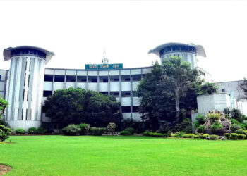 ഡൽഹി പബ്ലിക് സ്‌കൂളിൽ ബോംബ് വച്ചിട്ടുണ്ടെന്ന് സന്ദേശം; എല്ലാവരേയും ഒഴിപ്പിച്ചു; പരിശോധന ആരംഭിച്ച് പോലീസ്