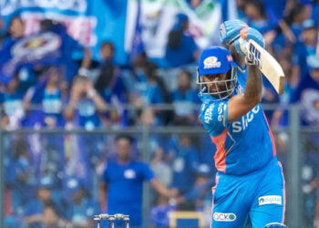 ആകാശത്തേക്ക് തൂക്കിയത് മൂന്ന് സിക്സറുകൾ; ഫോം വീണ്ടെടുത്ത് സൂര്യകുമാർ യാദവ് ; തകർത്തടിച്ച് ഇഷാൻ കിഷനും ; മുംബൈക്ക് ജയം