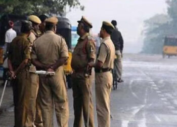 മഹാരാഷ്ട്രയിൽ വർഗ്ഗീയ സംഘർഷത്തിന് ശ്രമം; മസ്ജിദിന് മുൻപിലൂടെ നടന്ന് പോയ യുവാവിനെ മതതീവ്രവാദികളുടെ സംഘം മർദ്ദിച്ചു; സംഘർഷം; കല്ലേറ്