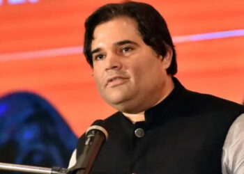 സഞ്ജയ് ഗാന്ധിയെ സമൂഹമാദ്ധ്യമത്തിലൂടെ അപമാനിച്ചു; വാരാണസി സ്വദേശിയ്‌ക്കെതിരെ പരാതി നൽകി വരുൺ ഗാന്ധി