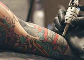 ലൈഫ്‌സ്റ്റൈൽ ബിസിനസിൽ ട്രെൻഡായി ടാറ്റൂയിങ്