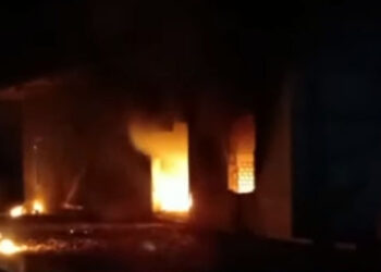 കേരള മെഡിക്കൽ സർവീസസ് കോർപ്പറേഷന്റെ ആലപ്പുഴയിലെ ഗോഡൗണിൽ തീപിടുത്തം; തീ പടർന്നത് ബ്ലീച്ചിംഗ് പൗഡർ സൂക്ഷിച്ച മുറിയിൽ നിന്ന്